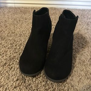 Old navy boots size 6